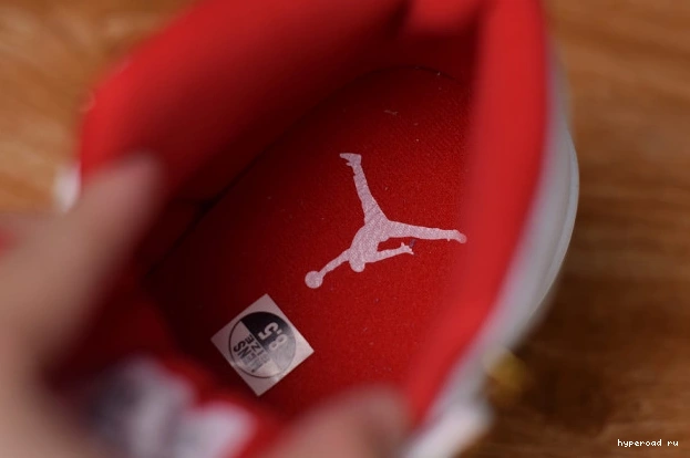 Air Jordan (2019) 130690-107 12 "Fiba" Retro 0707